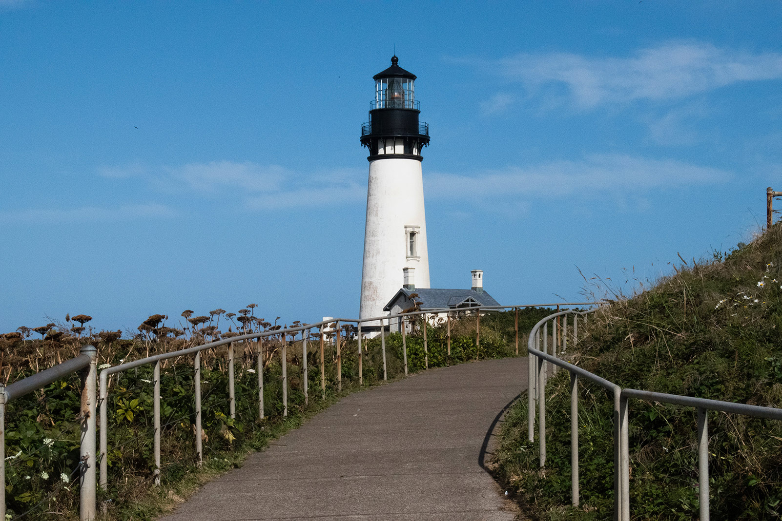 Newport Yaquina Lighthouse--andy-li-7R-UOPU9I2Y-unsplash--